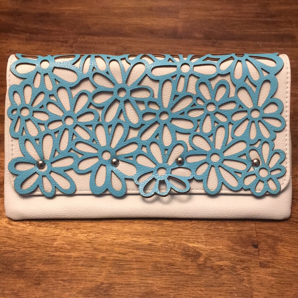 MoDA Daisy Festival Clutch Purse